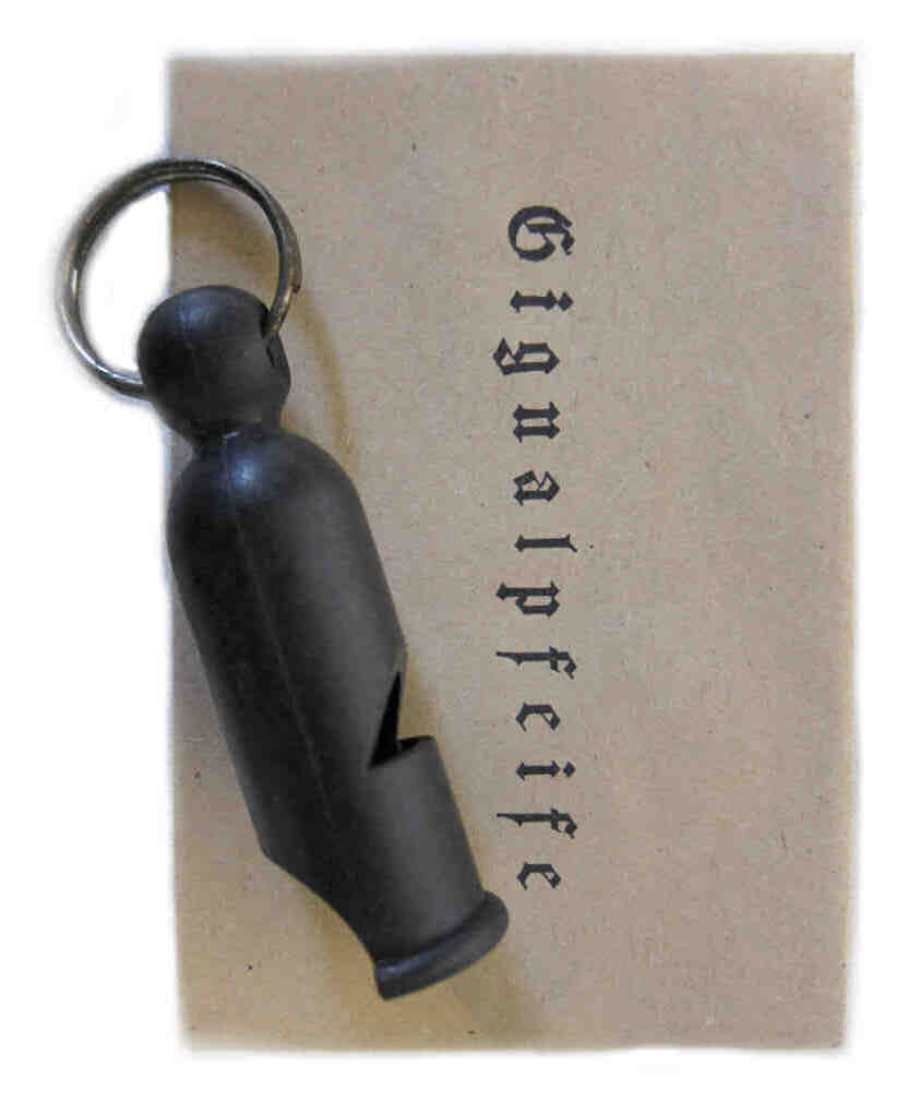 German WW2 Whistle - Bakelite - Signalpfeife - Aged